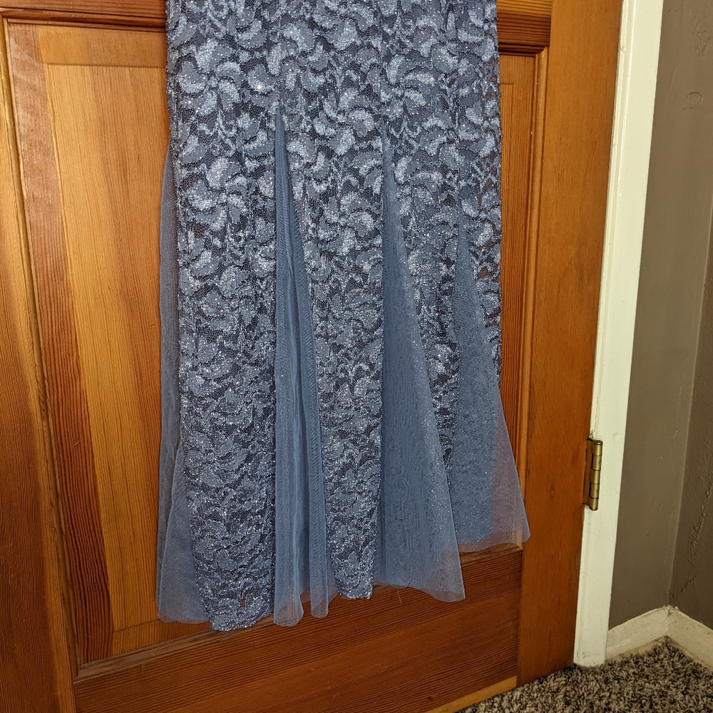 Dress - Picture 3 of 4